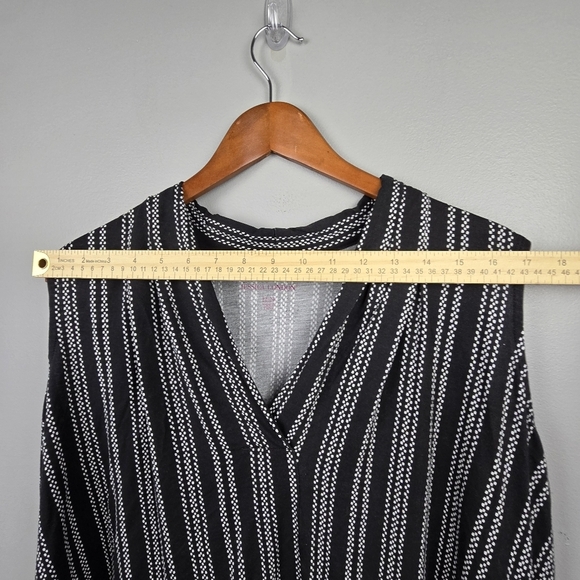 JESSICA LONDON Sleeveless Top Black White Subtle Polka Dot Women Plus Size 22/24 - Picture 8 of 10